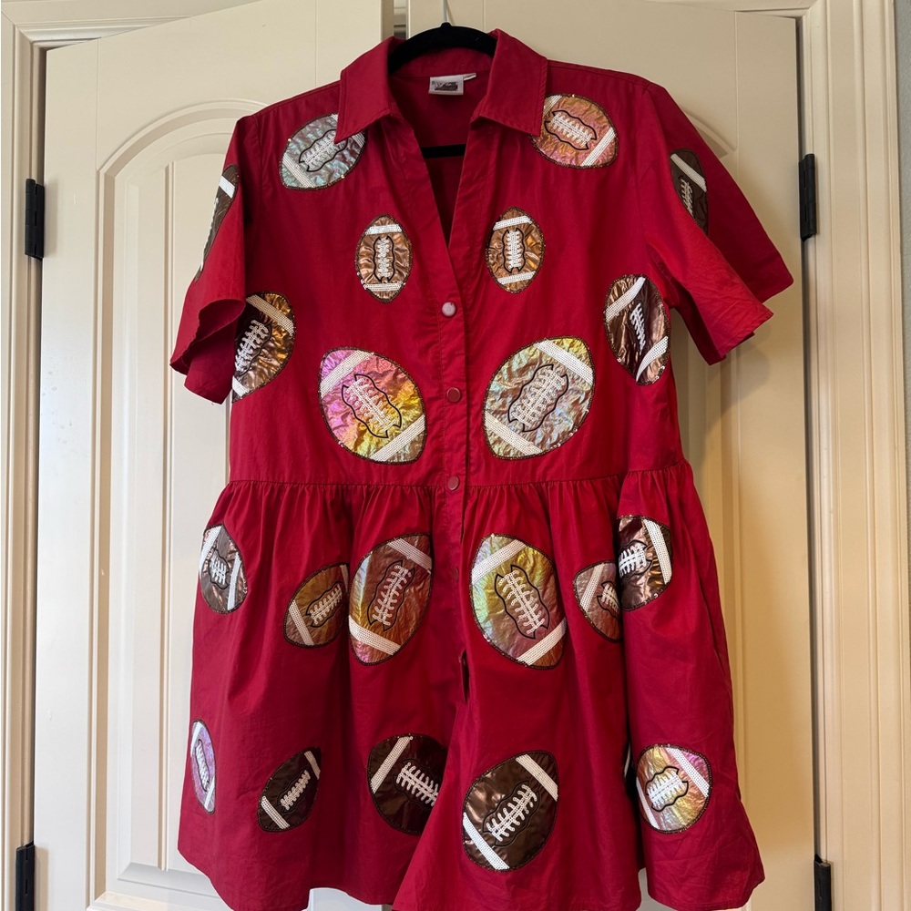 QUEEN OF SPARKLES football romper crimson has pockets!